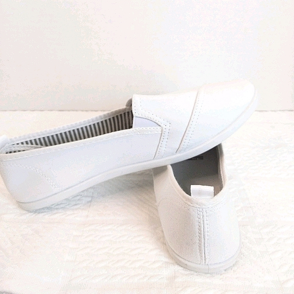 White Canvas Slip-on Shoes - Picture 4 of 9